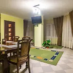 готельний комплекс парламент, 야블루니츠야