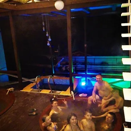 готельний комплекс парламент, Hétvégi ház