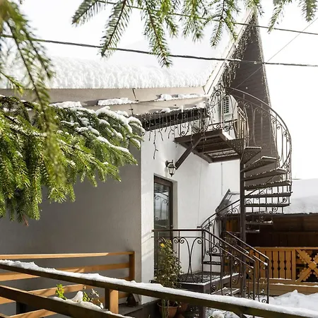 Country house готельний комплекс парламент, Yablunytsya