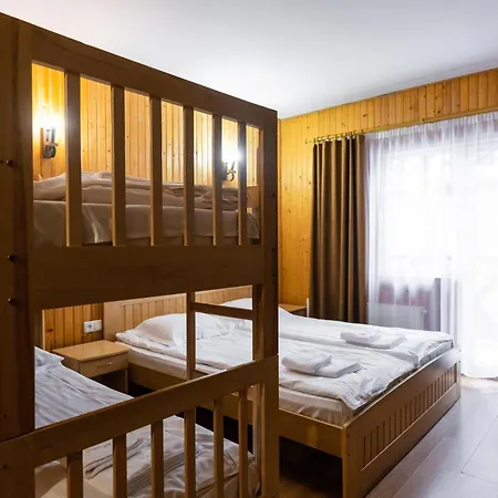 Hétvégi ház готельний комплекс парламент,