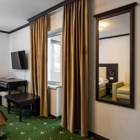 готельний комплекс парламент, Yablunytsya