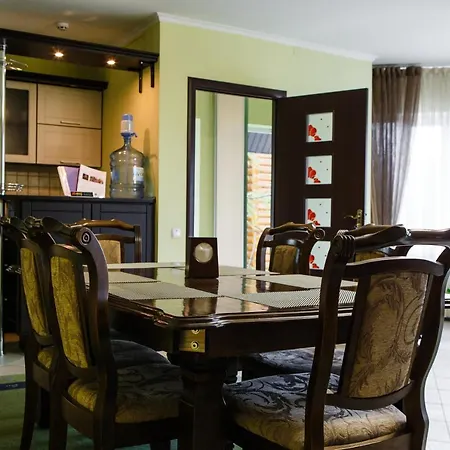 готельний комплекс парламент, Hétvégi ház