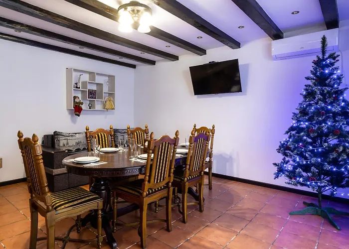 готельний комплекс парламент, *