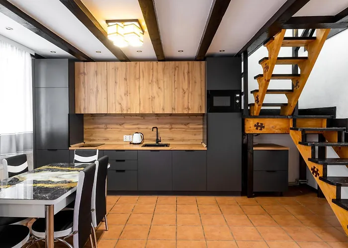 готельний комплекс парламент, Yablunytsya