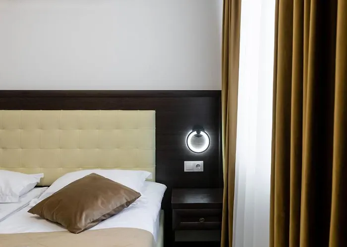 готельний комплекс парламент, *