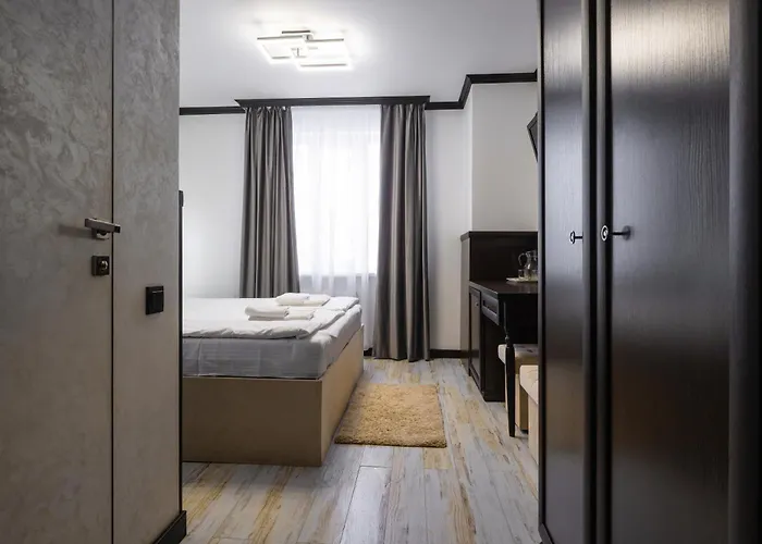 Country house готельний комплекс парламент,