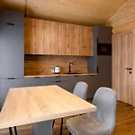 готельний комплекс парламент, Casa rural Yablunytsya
