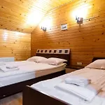 готельний комплекс парламент, Casa rural Yablunytsya