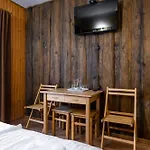 Casa rural готельний комплекс парламент, Yablunytsya