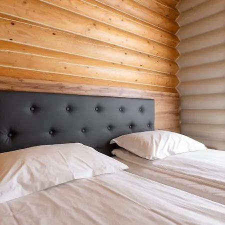 готельний комплекс парламент, *