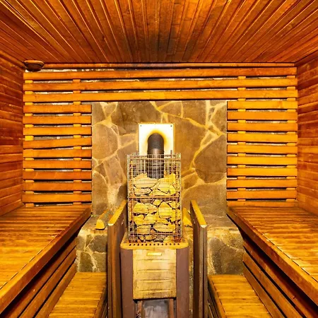 готельний комплекс парламент, Летний дом