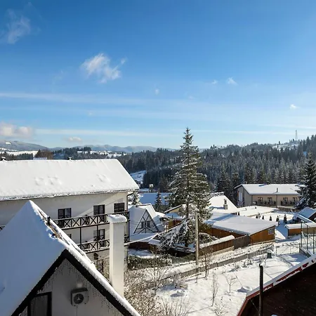 готельний комплекс парламент, Летний дом Яблоница