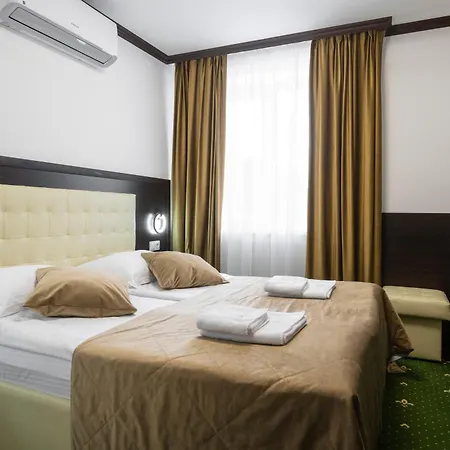 готельний комплекс парламент, Летний дом Яблоница