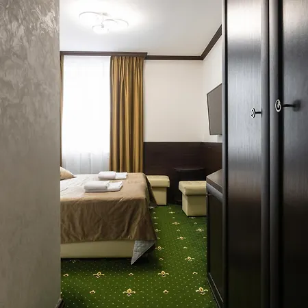 готельний комплекс парламент, Летний дом Яблоница